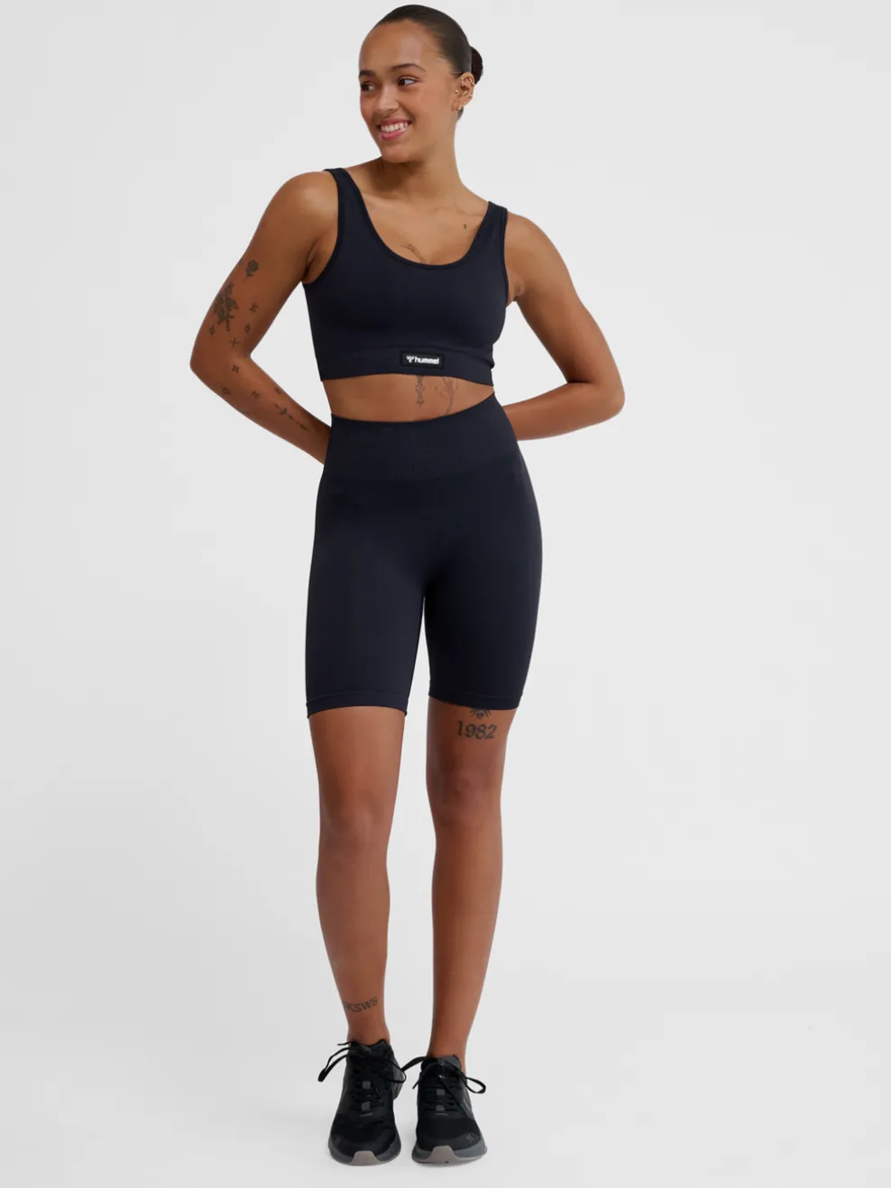 hmlALIVE SEAMLESS HIGH WAIST SHORTS