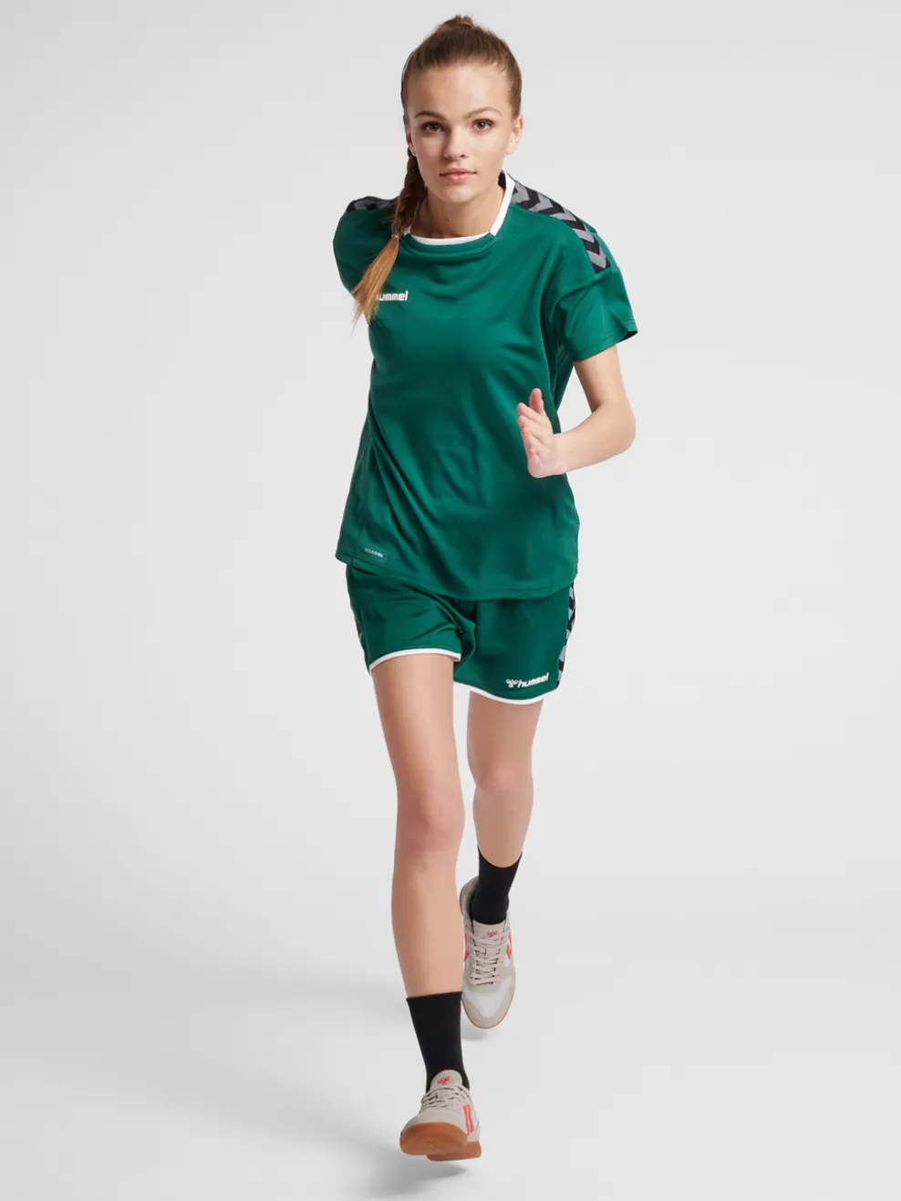 hmlAUTHENTIC POLY JERSEY WOMAN S/S
