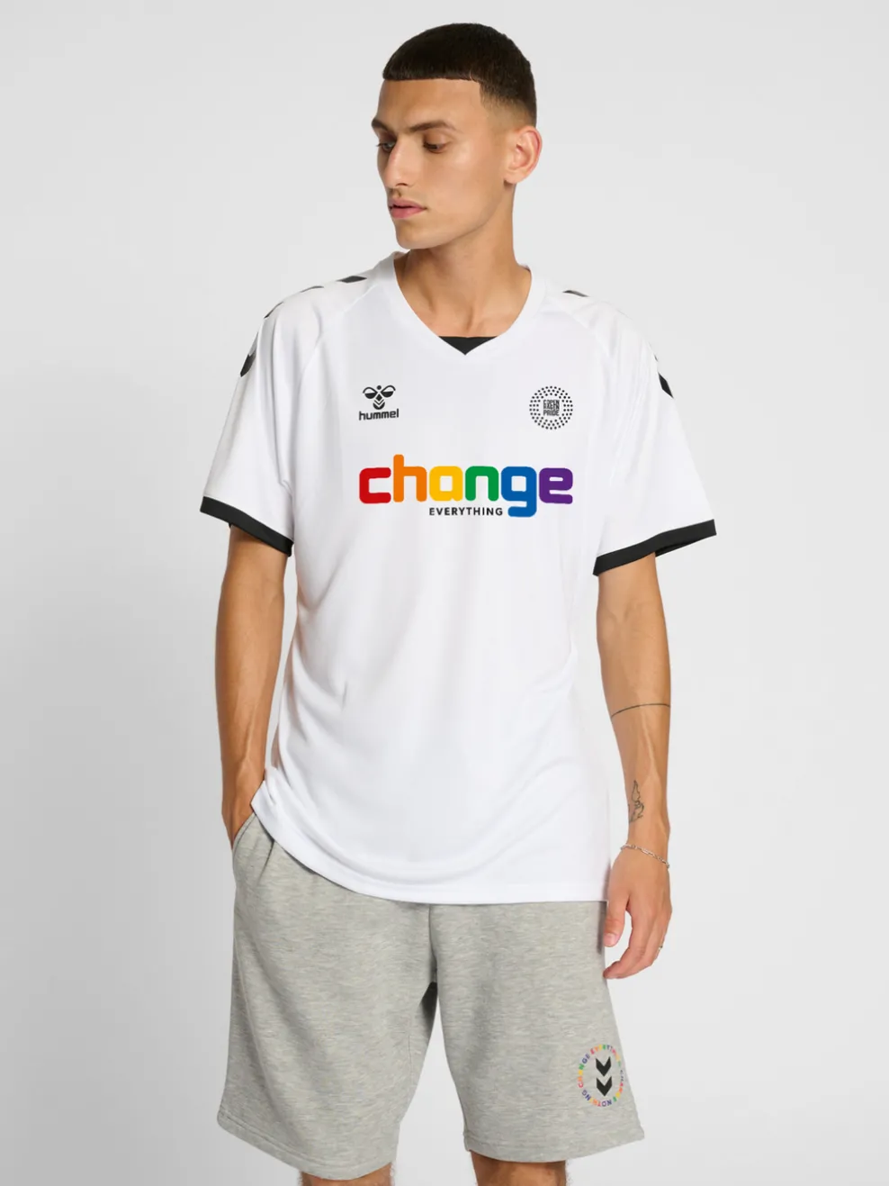 hmlCHANGE FOOTBALL JERSEY