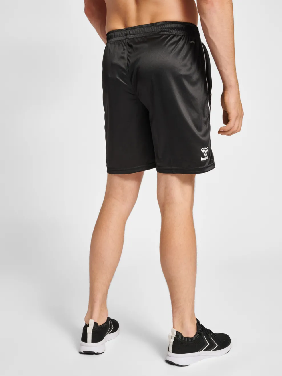 hmlCORE XK POLY COACH SHORTS