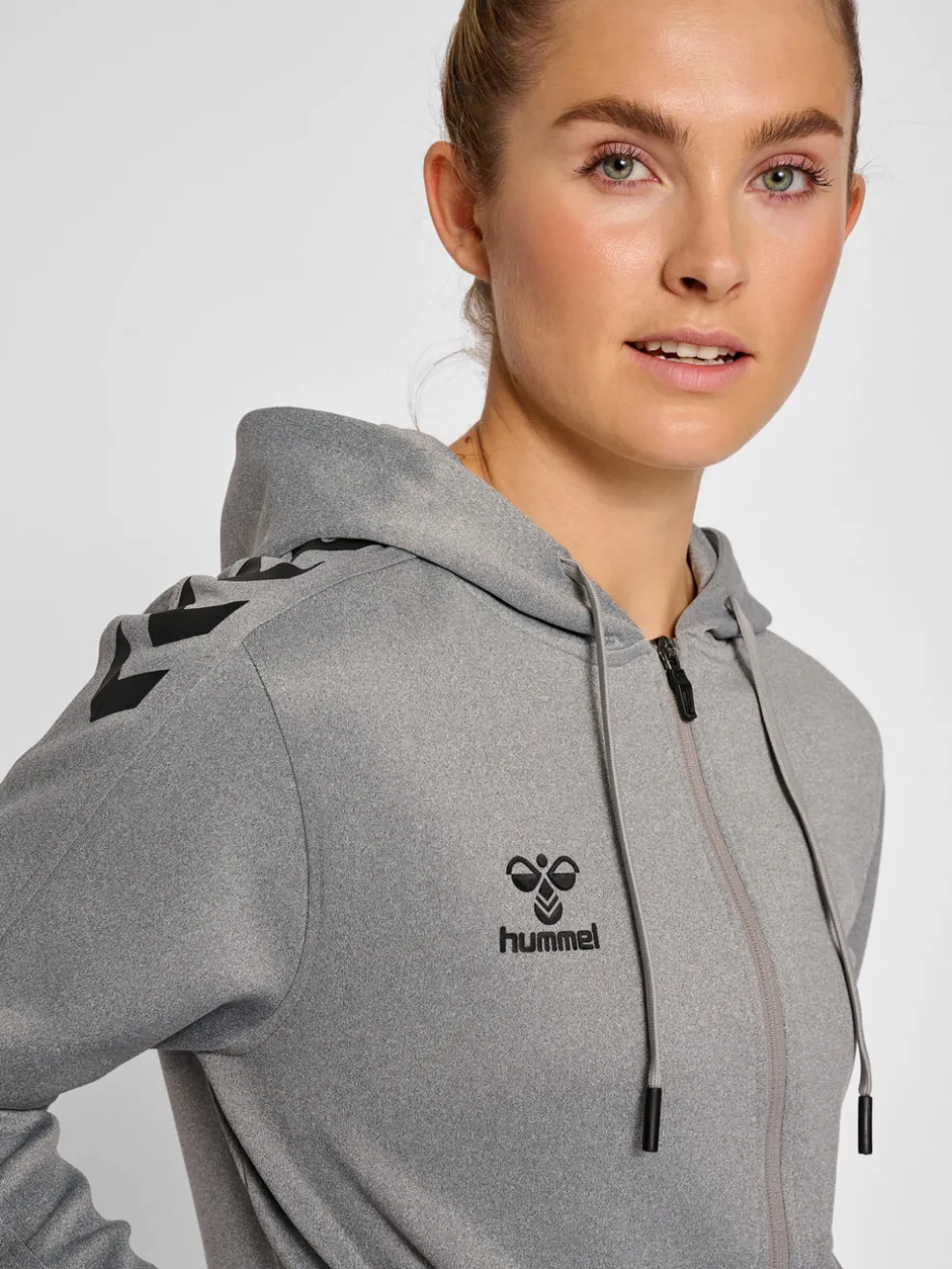 hmlCORE XK POLY ZIP HOOD SWEAT WOMA