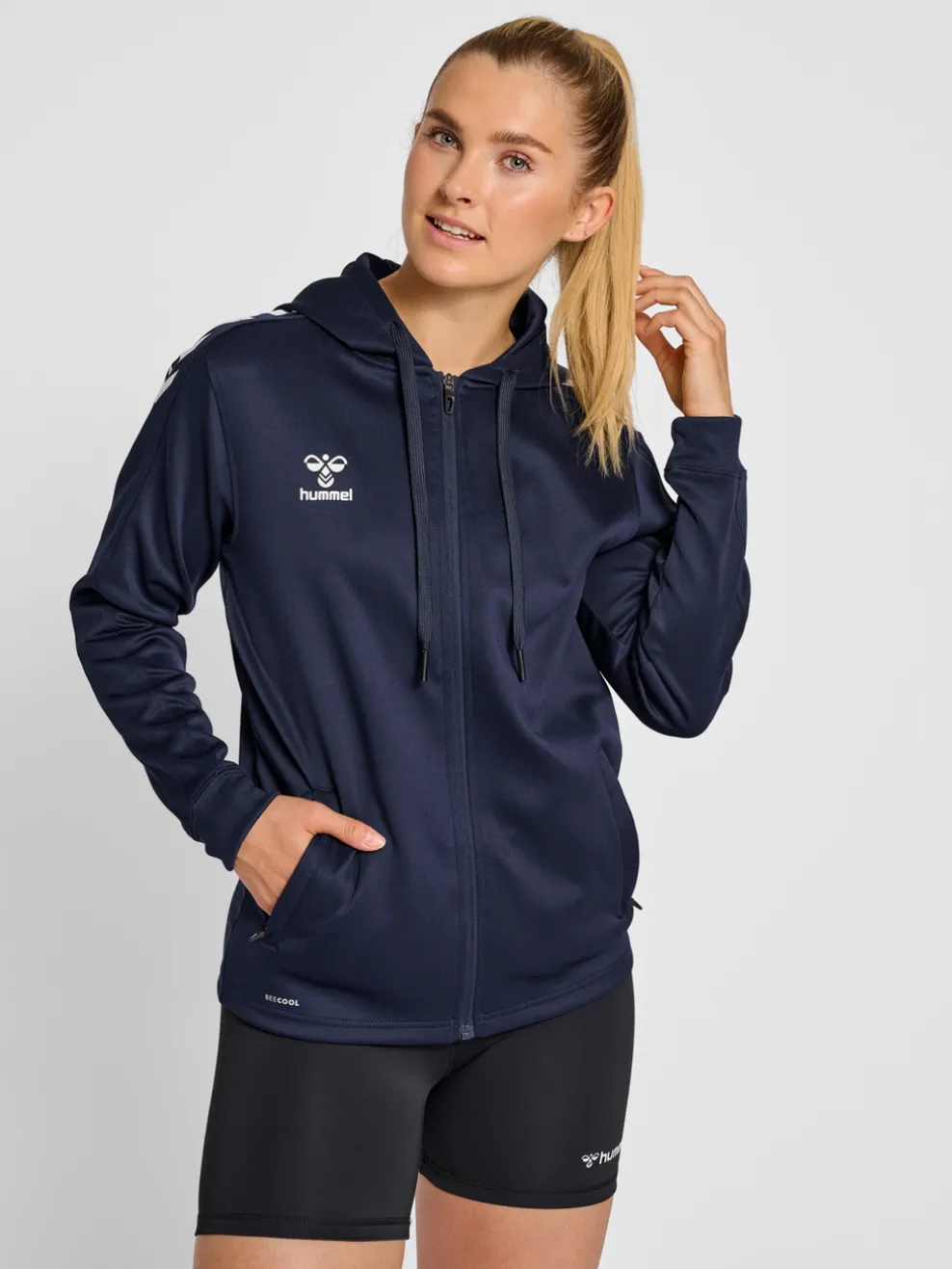 hmlCORE XK POLY ZIP HOOD SWEAT WOMA