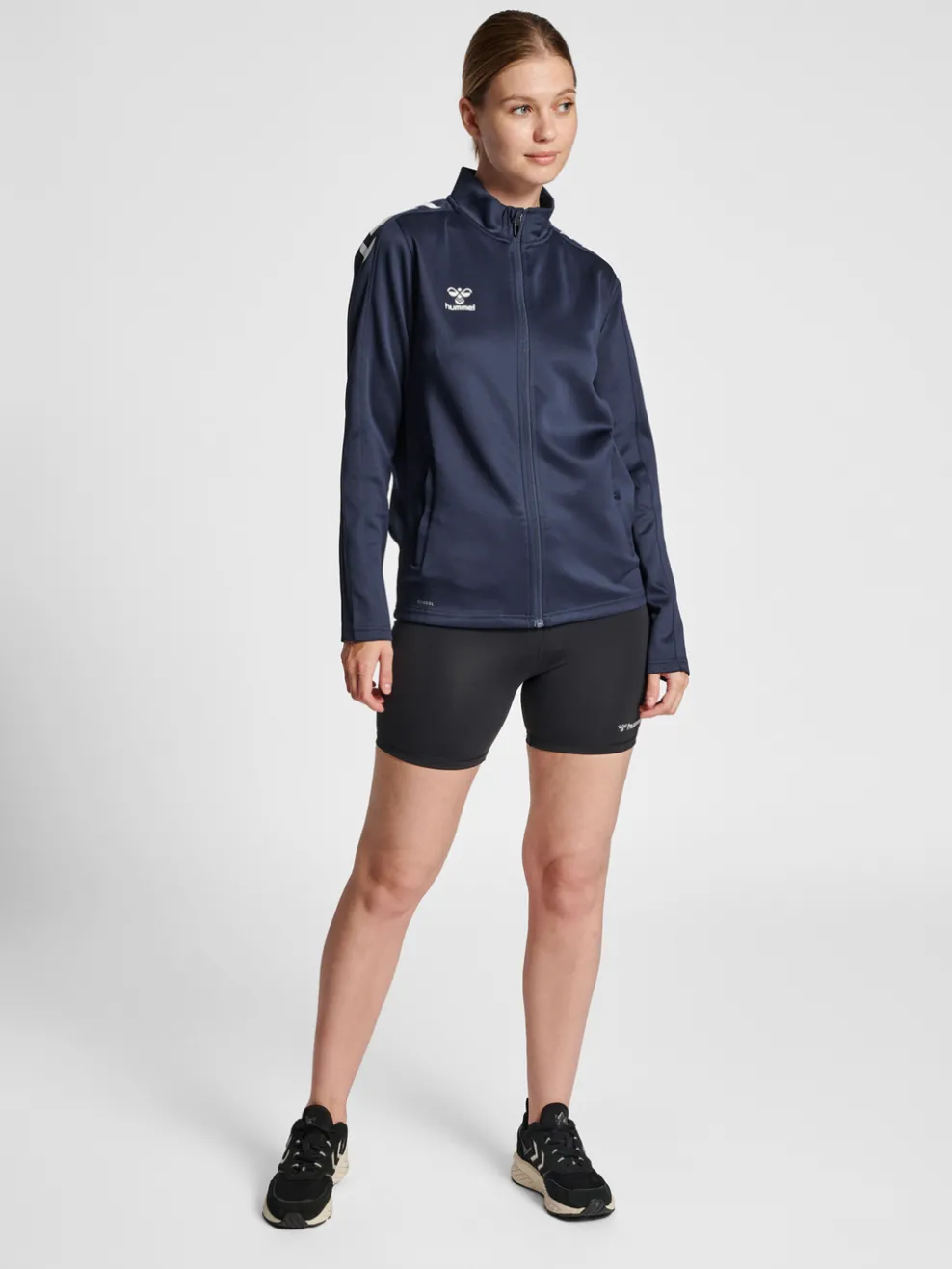 hmlCORE XK POLY ZIP SWEAT WOMAN