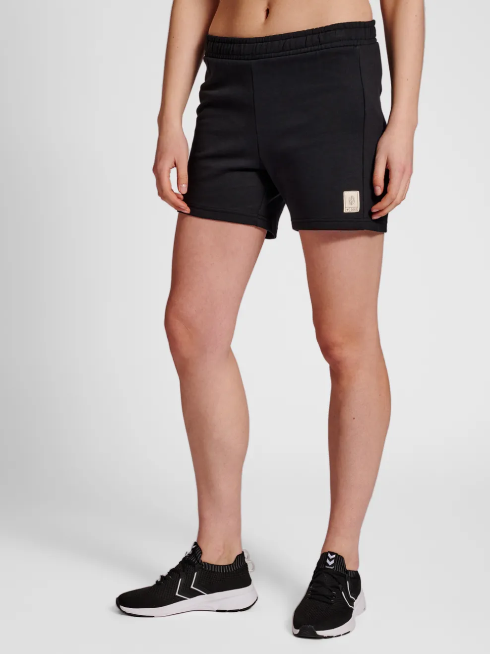 hmlGG12 SWEAT SHORTS WOMAN