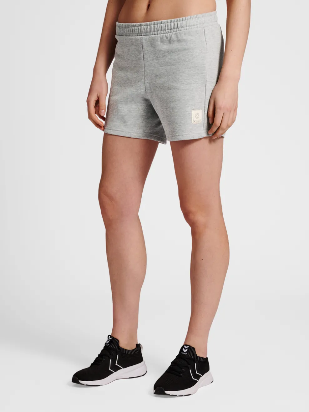 hmlGG12 SWEAT SHORTS WOMAN