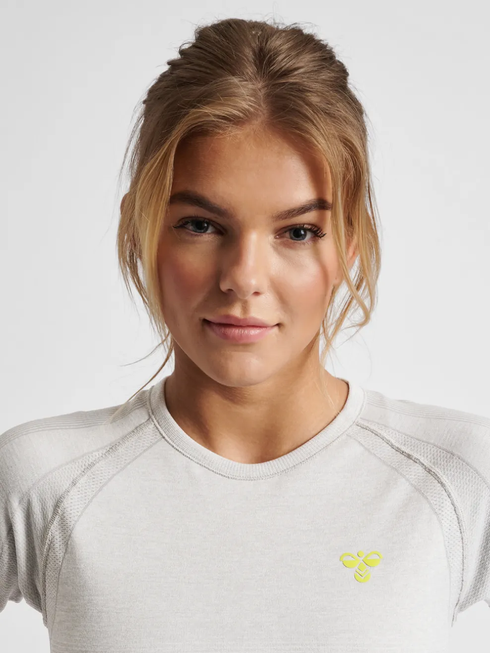 hmlGG12 TRAINING SEAMLESS S/S WOMAN