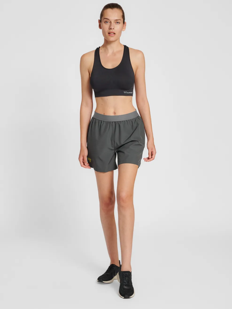 hmlGG12 TRAINING SHORTS WOMAN