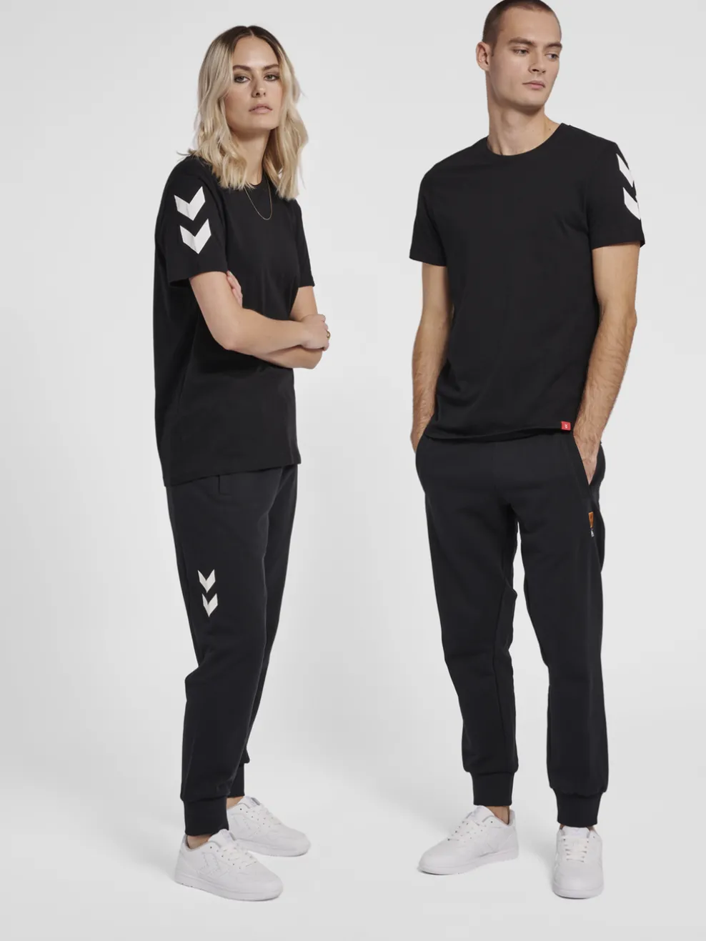 hmlLEGACY CHEVRON T-SHIRT