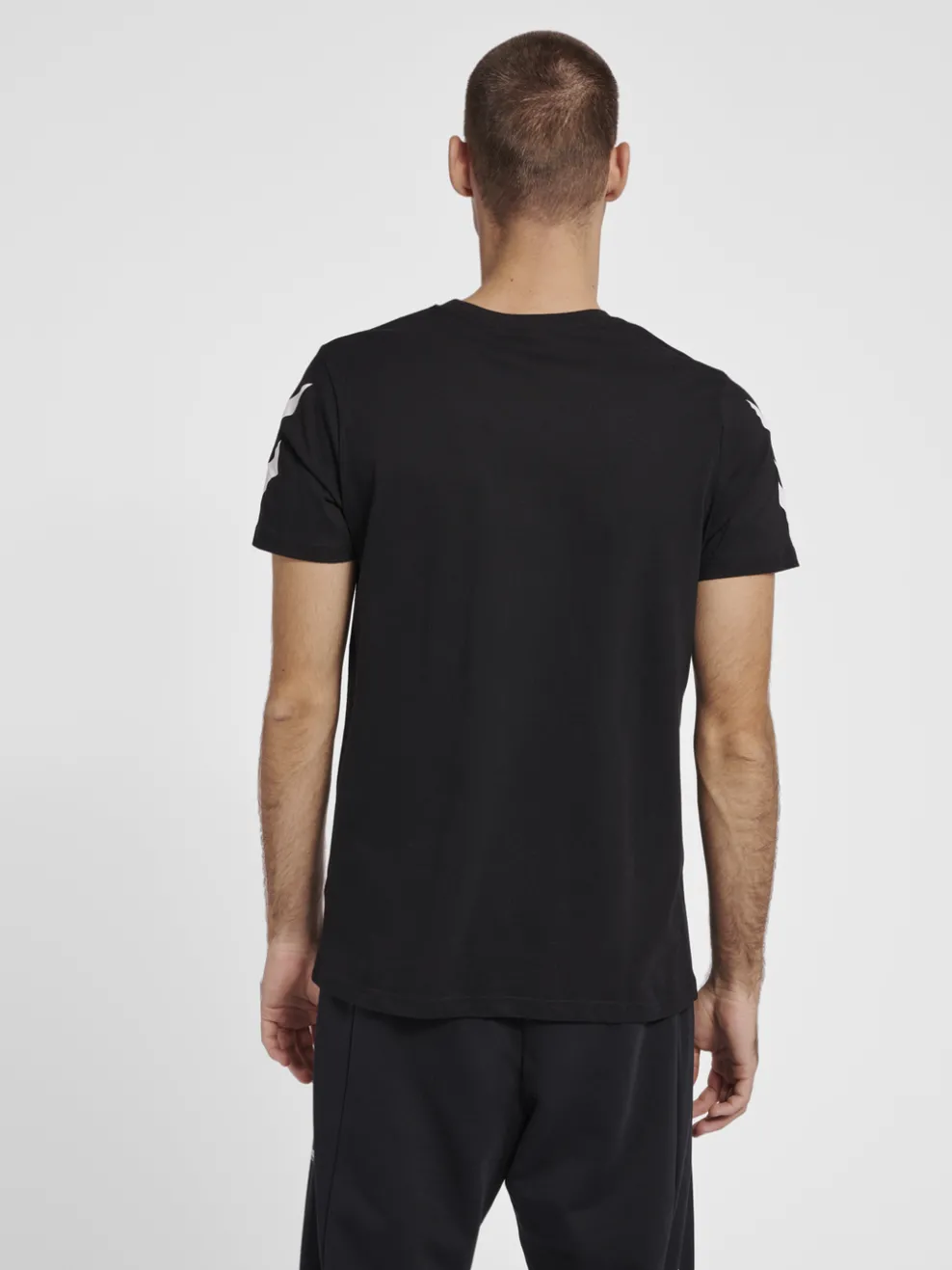 hmlLEGACY CHEVRON T-SHIRT