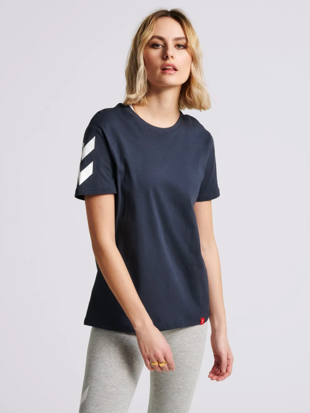 hmlLEGACY CHEVRON T-SHIRT