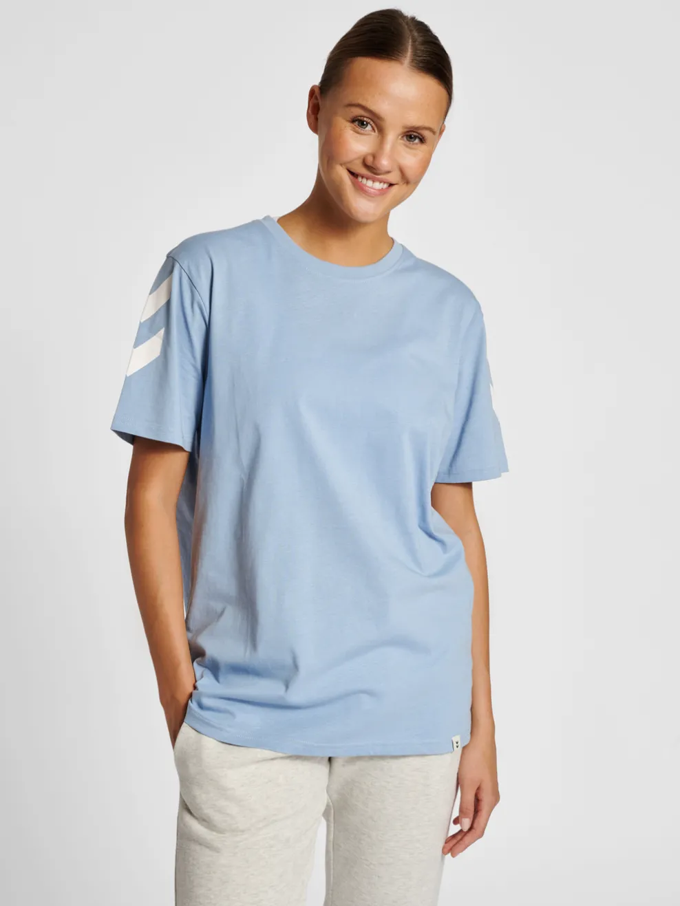 hmlLEGACY CHEVRON T-SHIRT