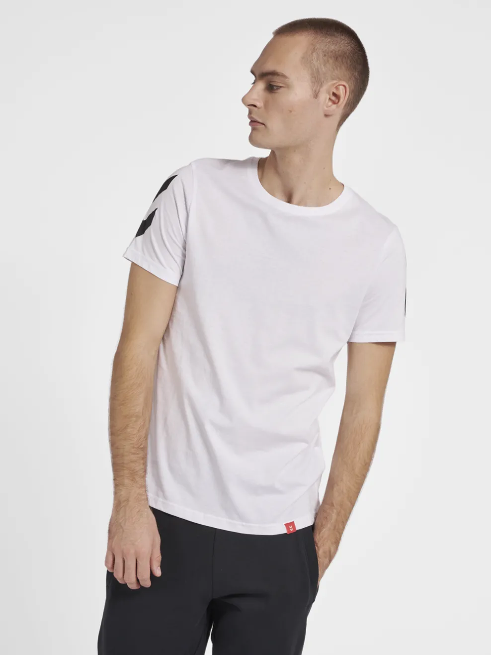 hmlLEGACY CHEVRON T-SHIRT