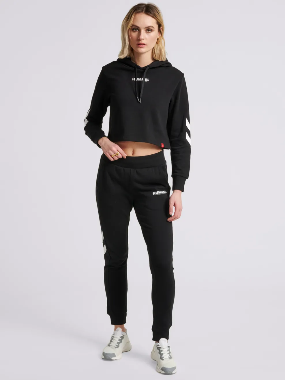 hmlLEGACY WOMAN CROPPED HOODIE