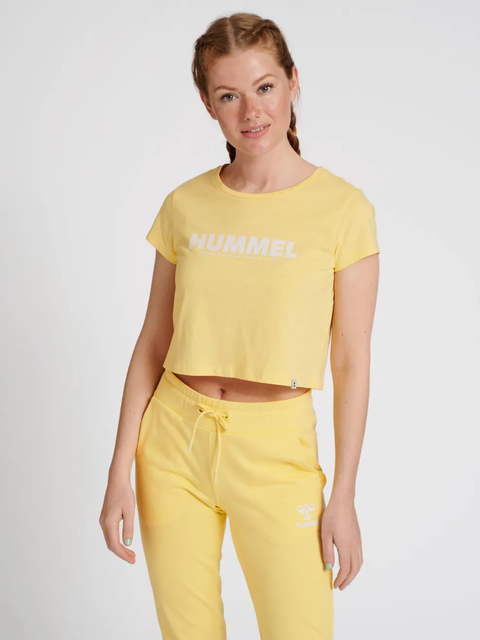 hmlLEGACY WOMAN CROPPED T-SHIRT