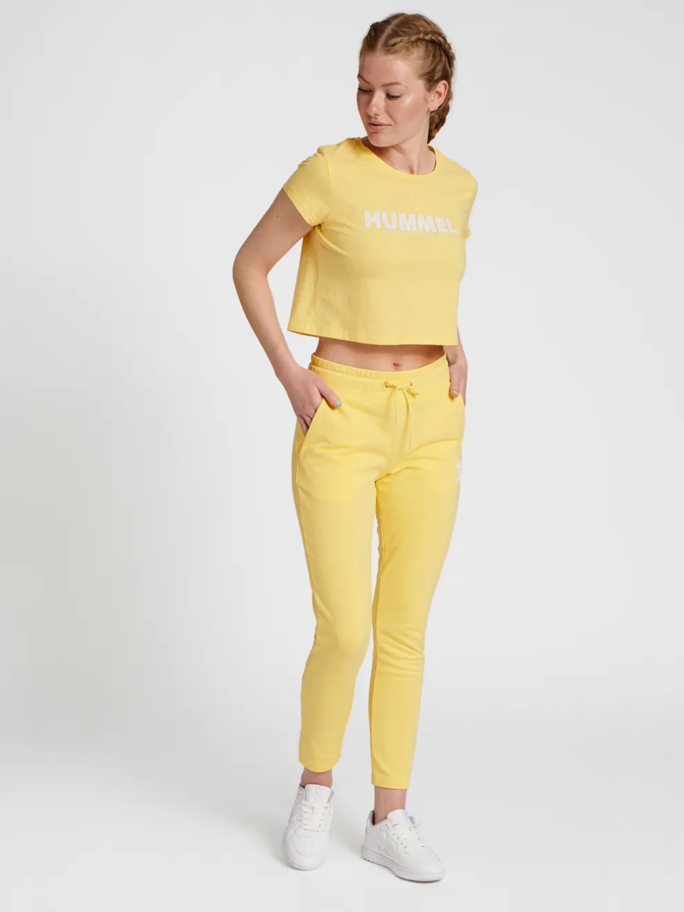 hmlLEGACY WOMAN CROPPED T-SHIRT
