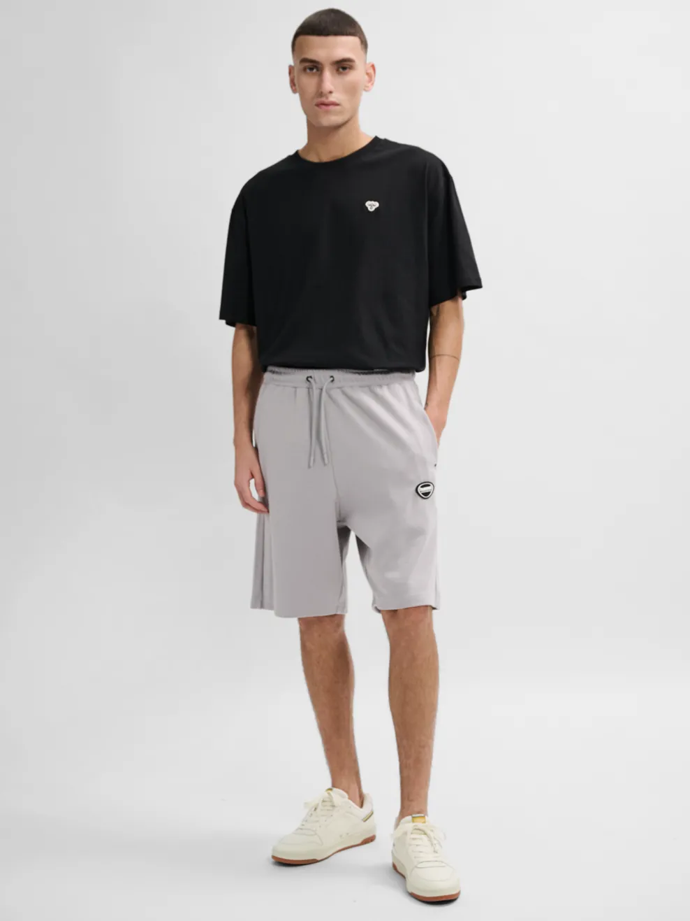 hmlLGC KAI SHORTS