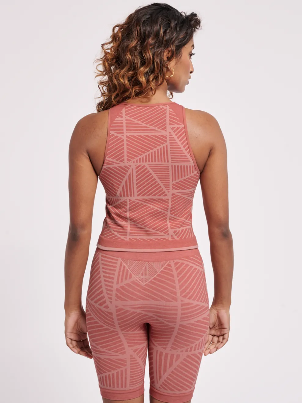 hmlMT ENERGY SEAMLESS CROP TOP
