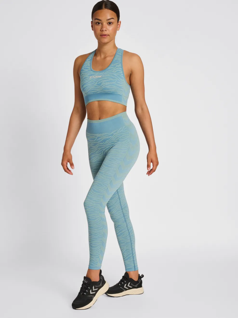 hmlMT SAGA SEAMLESS SPORTS TOP