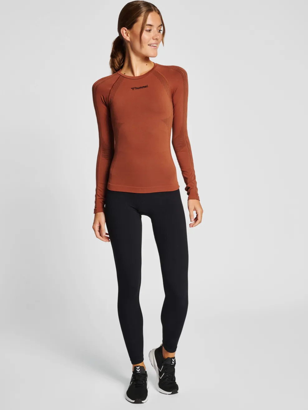 hmlMT SHAPING SEAMLESS T-SHIRT L/S