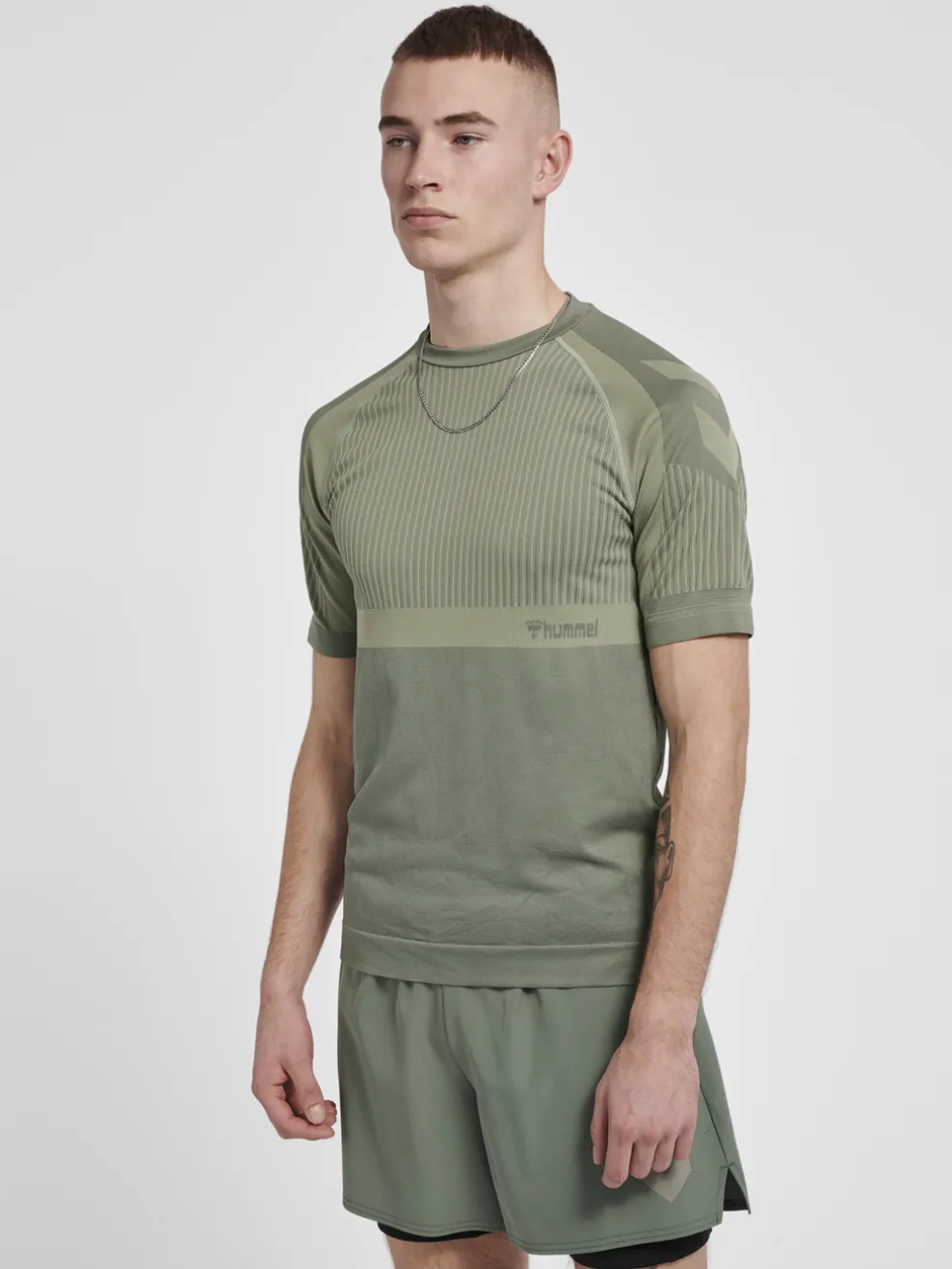 hmlMT UNIT SEAMLESS T-SHIRT