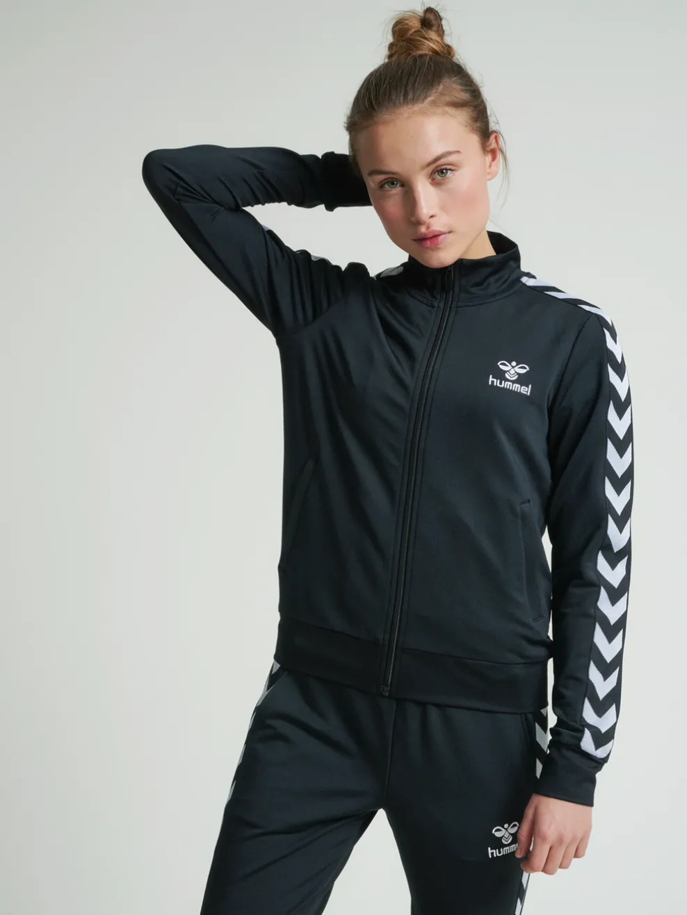 hmlNELLY 2.0 ZIP JACKET