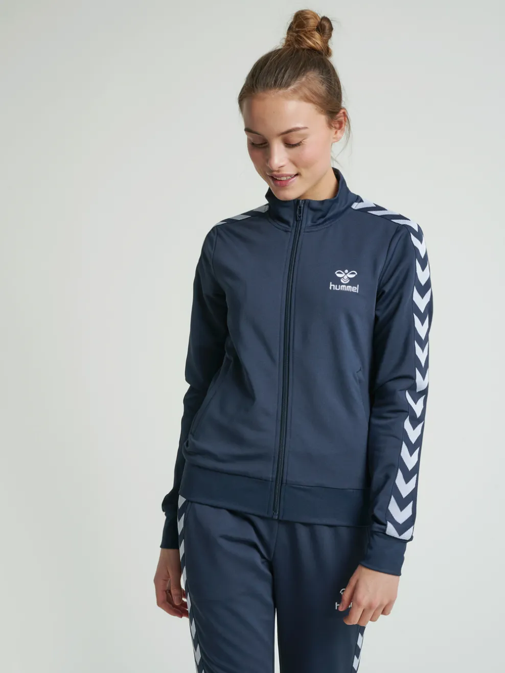 hmlNELLY 2.0 ZIP JACKET