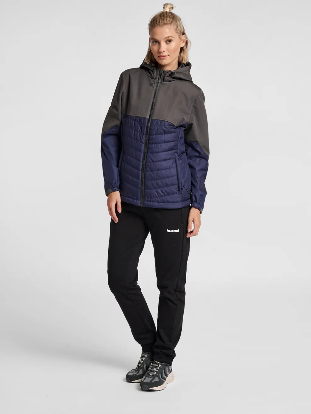 hmlNORTH HYBRID JACKET WOMAN