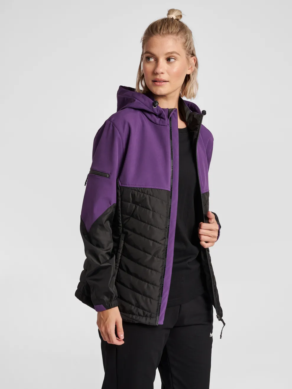 hmlNORTH HYBRID JACKET WOMAN