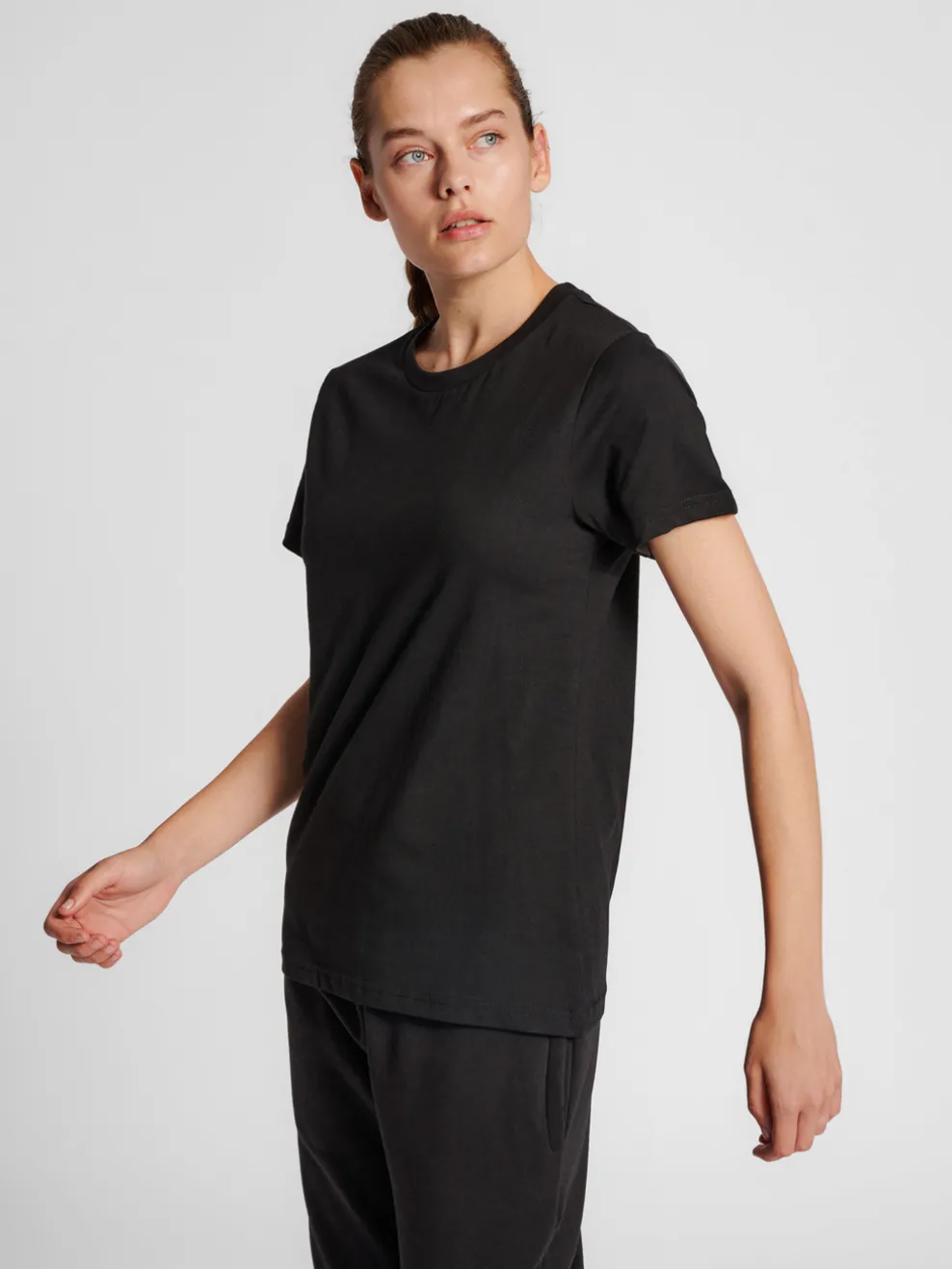 hmlRED BASIC T-SHIRT S/S WOMAN