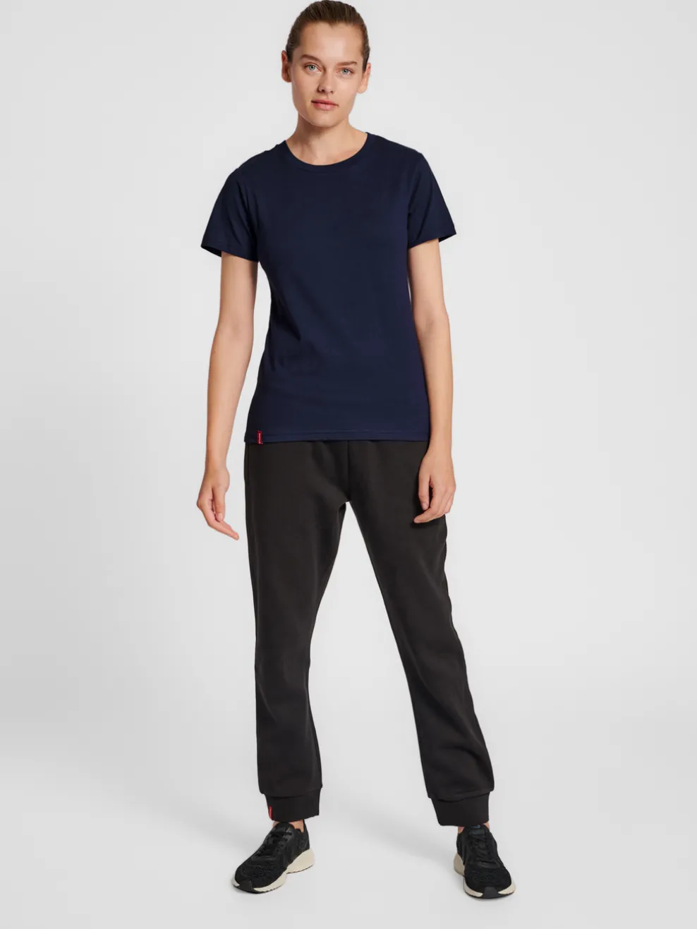 hmlRED BASIC T-SHIRT S/S WOMAN