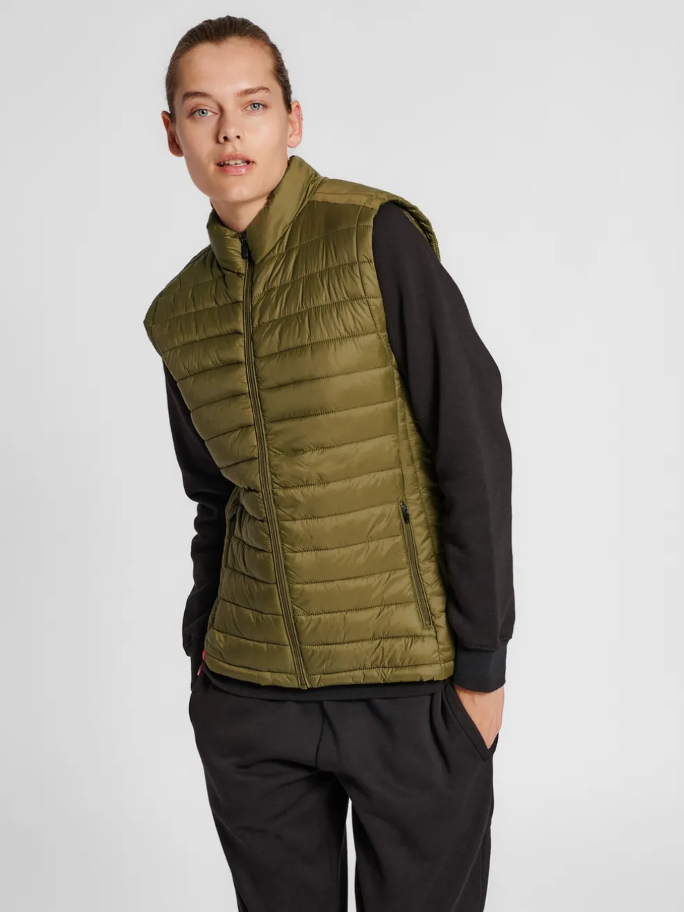 hmlRED QUILTED WAISTCOAT WOMAN
