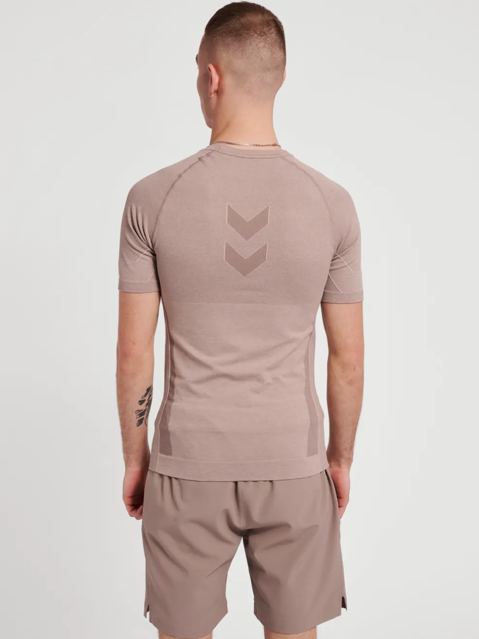 hmlTE MIKE SEAMLESS T-SHIRT