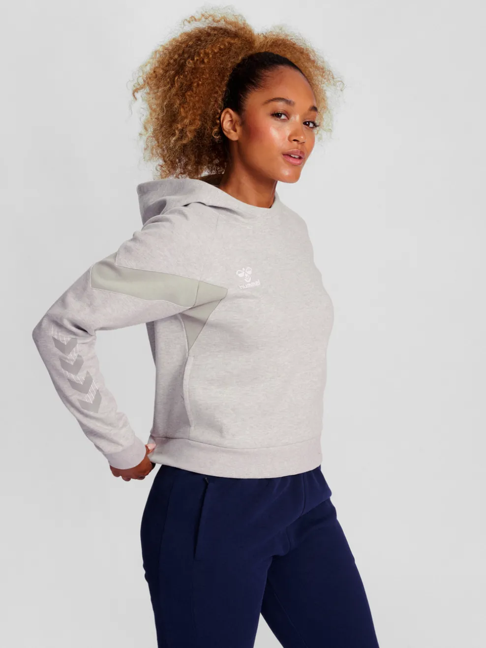hmlTRAVEL SWEAT HOODIE WOMAN