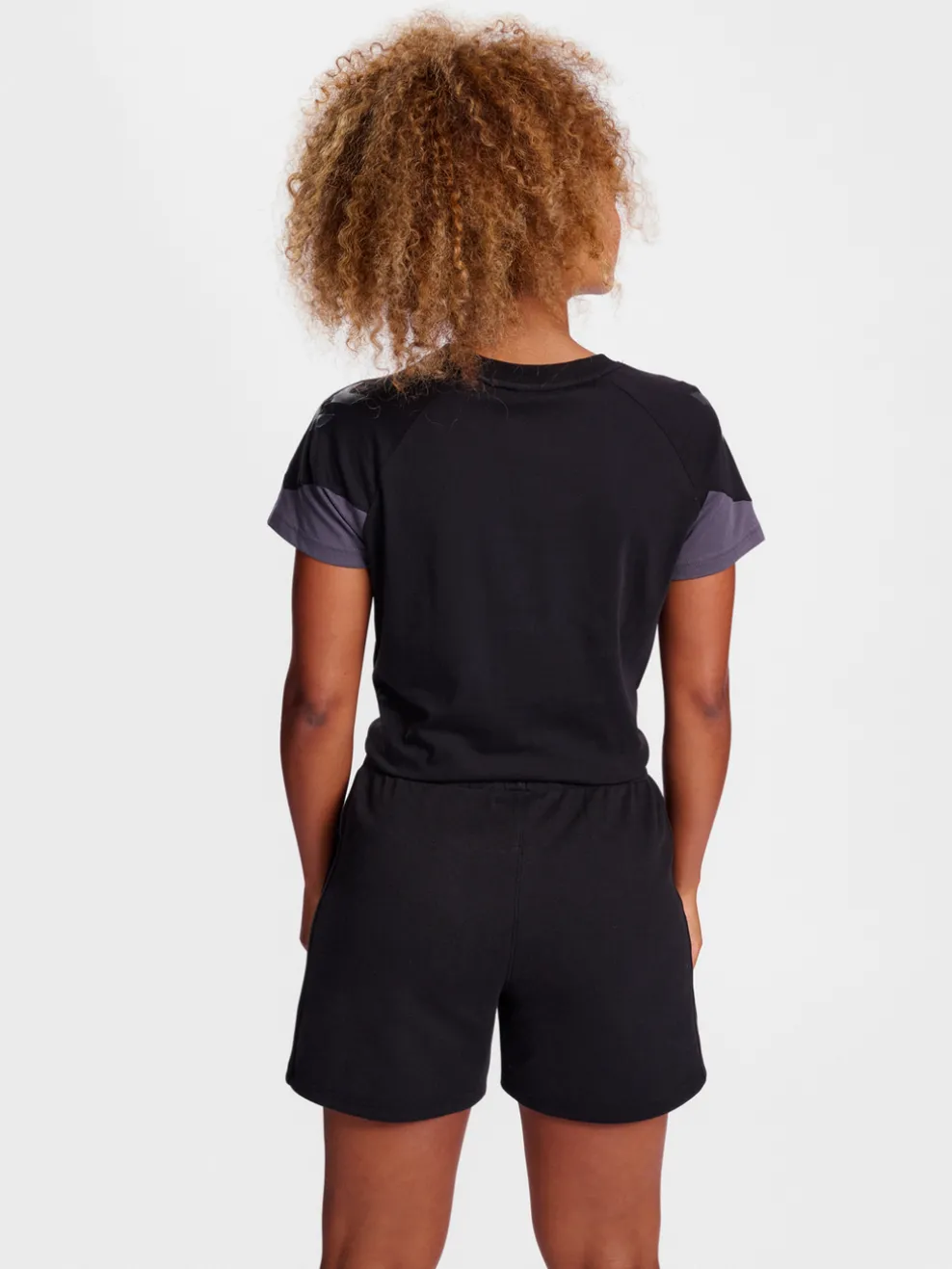 hmlTRAVEL T-SHIRT S/S WOMAN