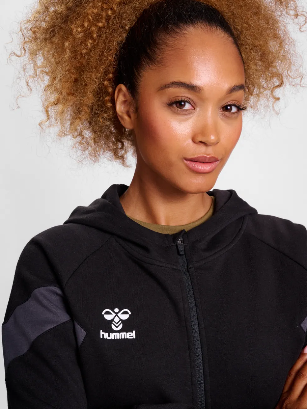 hmlTRAVEL ZIP HOODIE WOMAN