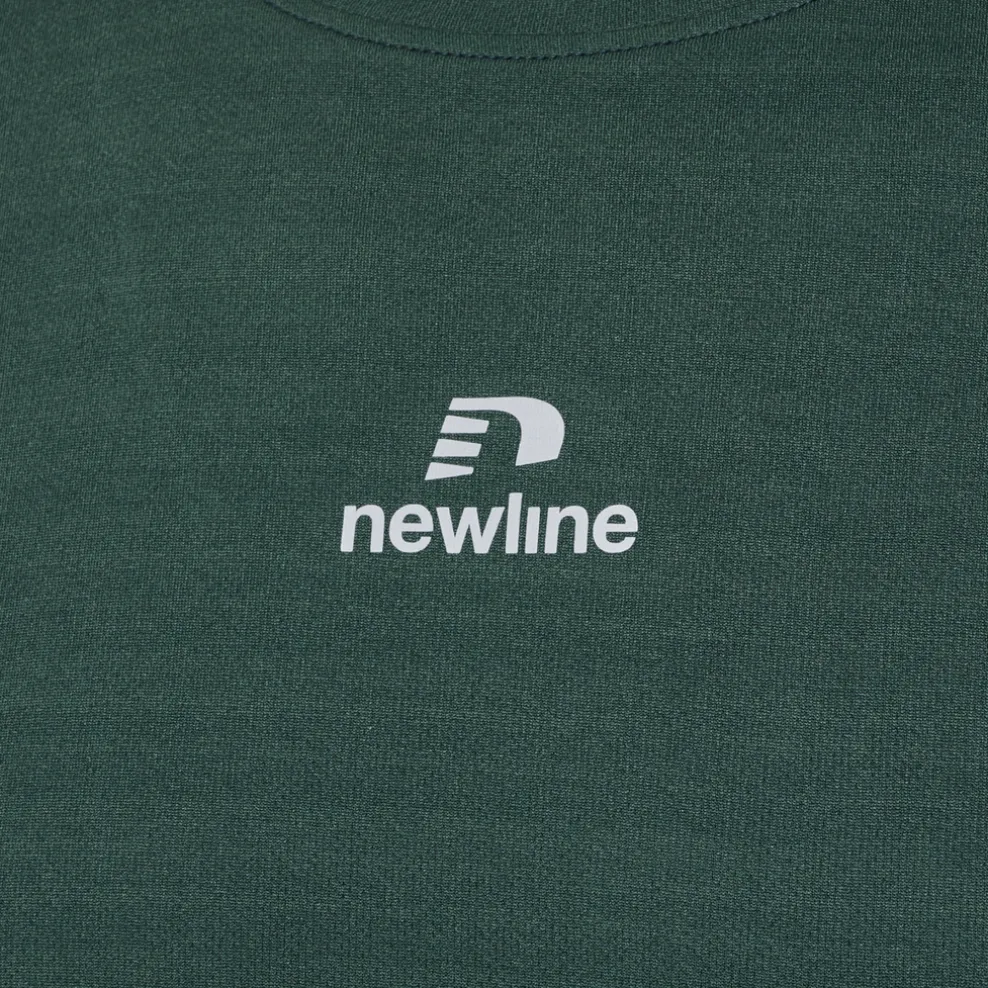 nwlBEAT POLY TEE