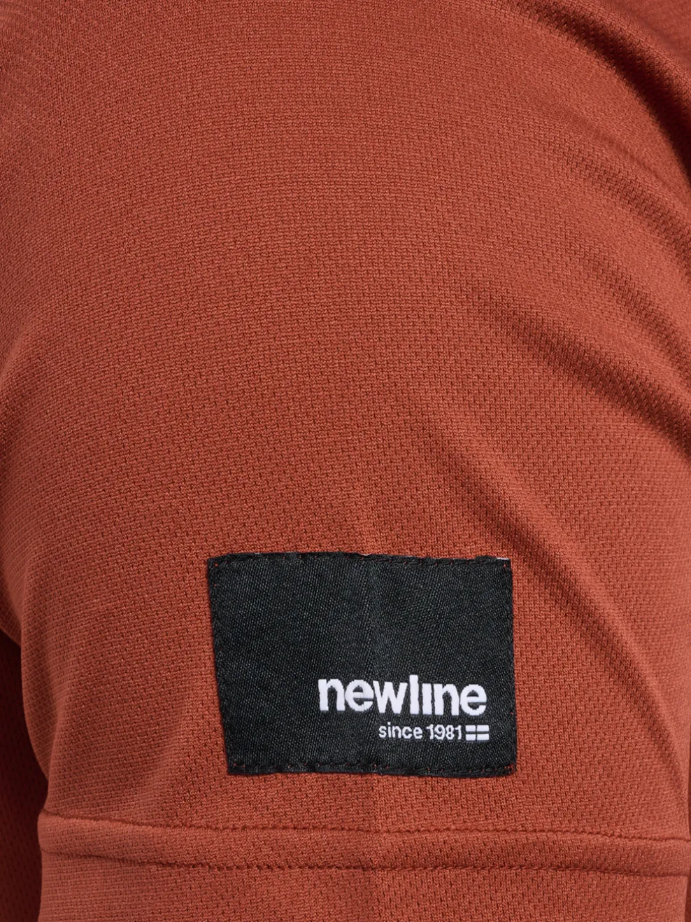 nwlCHARGE MESH T-SHIRT