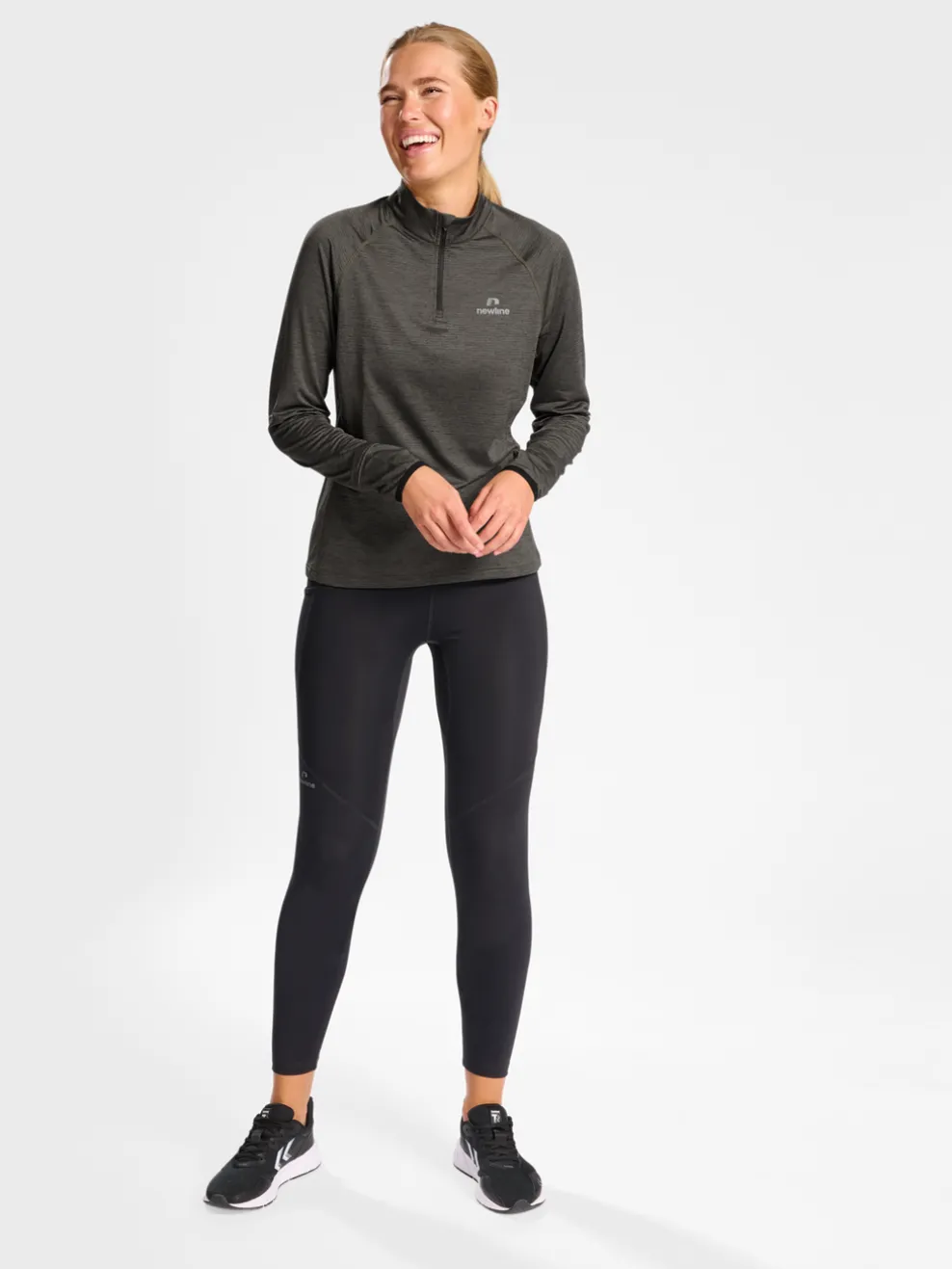 nwlPACE HALF ZIP WOMAN