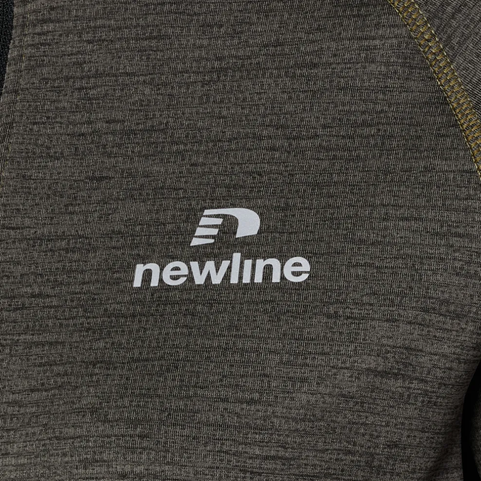 nwlPACE HALF ZIP WOMAN