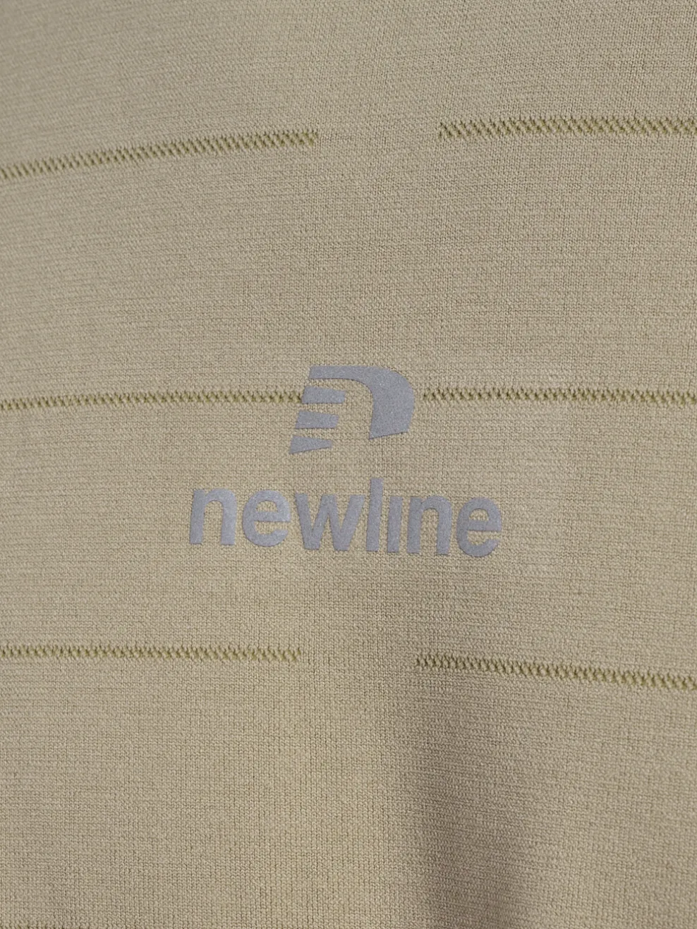 nwlPACE SEAMLESS TEE
