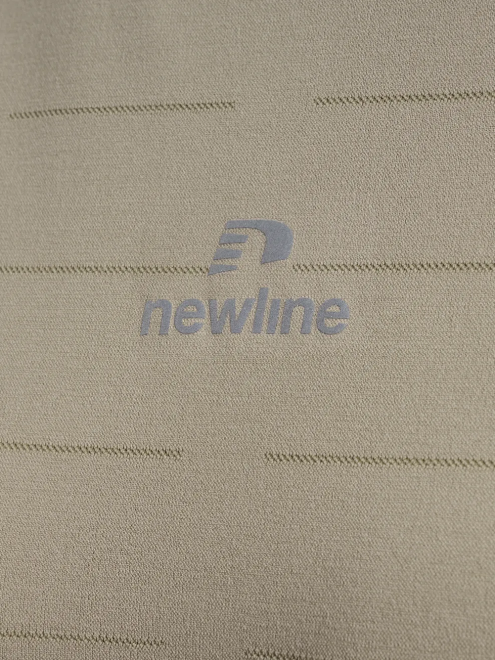 nwlPACE SEAMLESS TEE WOMAN