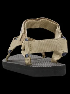 STRAP SANDAL
