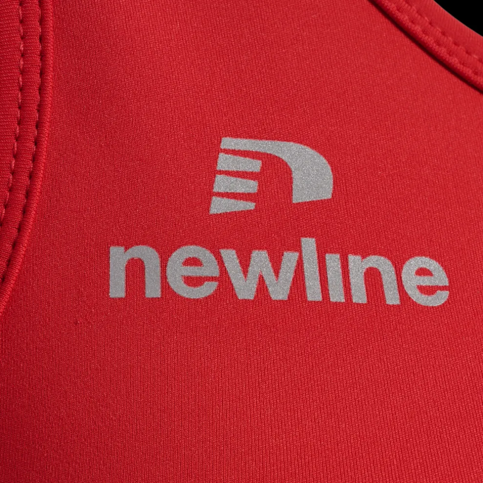 WOMEN'S ATHLETIC TOP